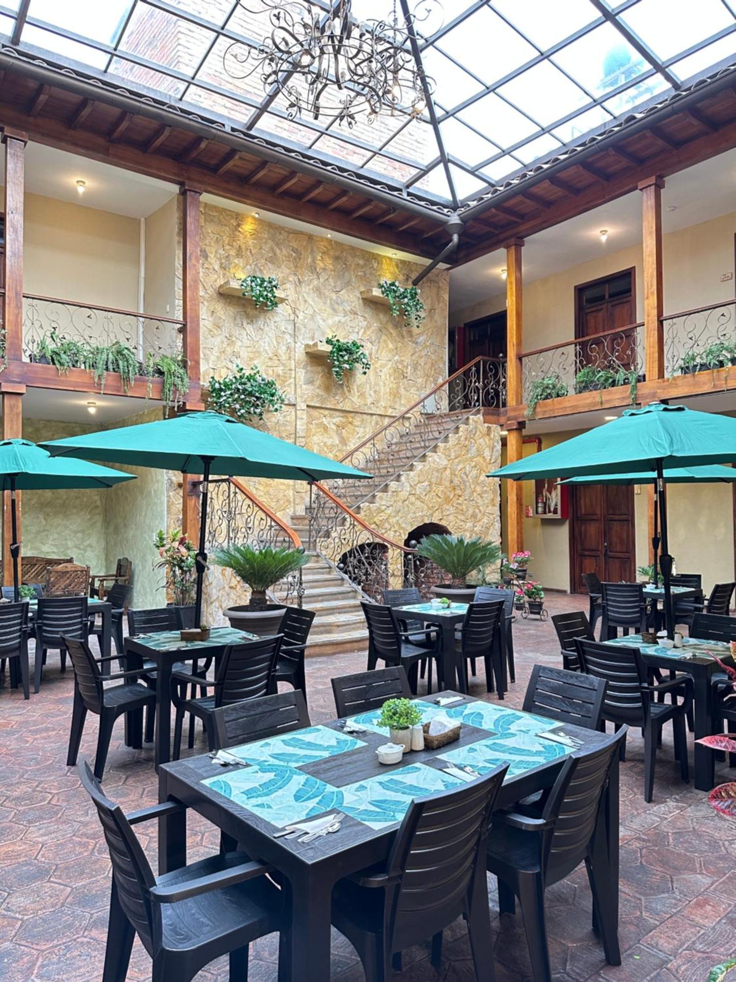 Nass Central Garden Cuenca Extérieur photo