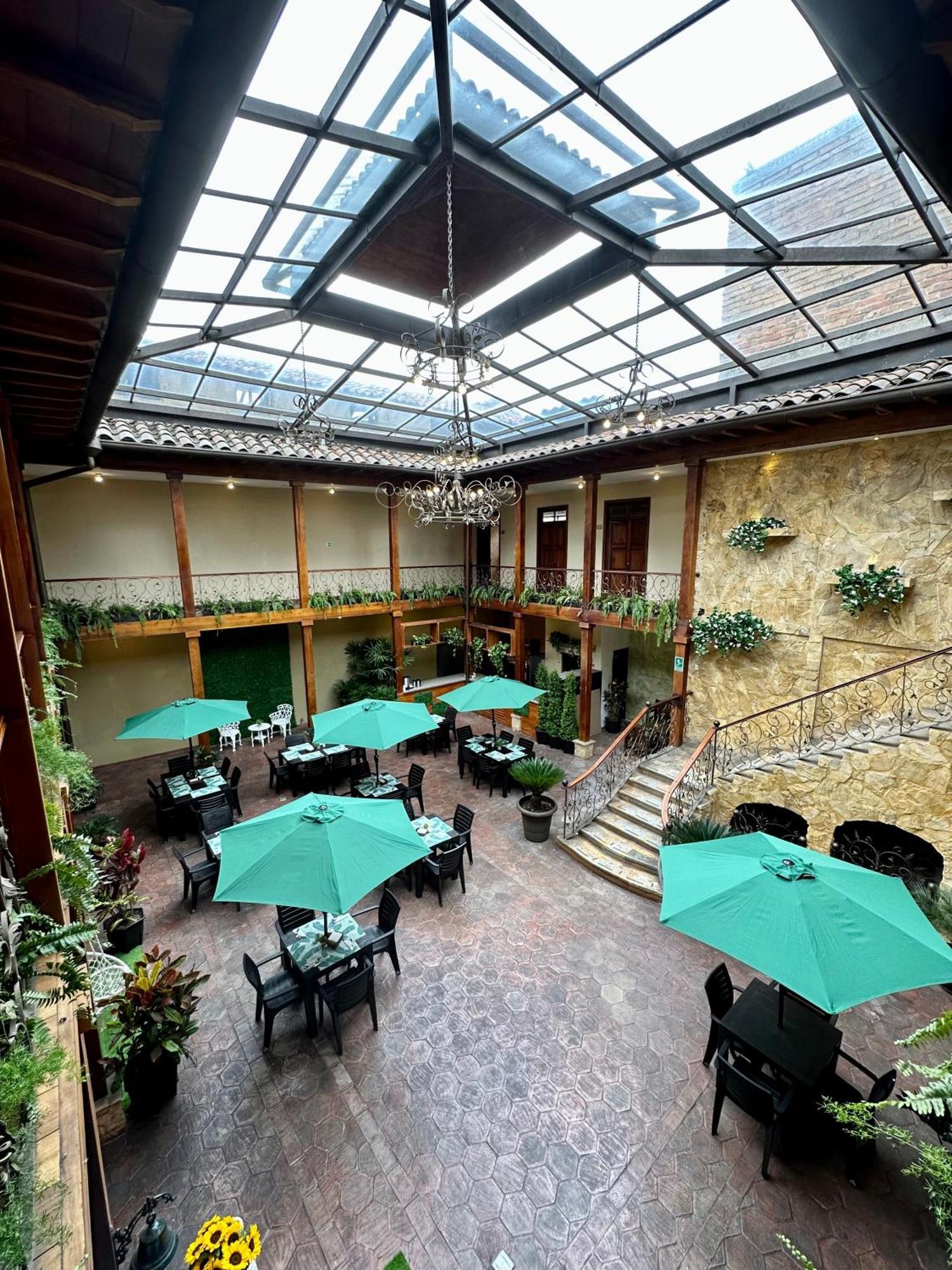 Nass Central Garden Cuenca Extérieur photo