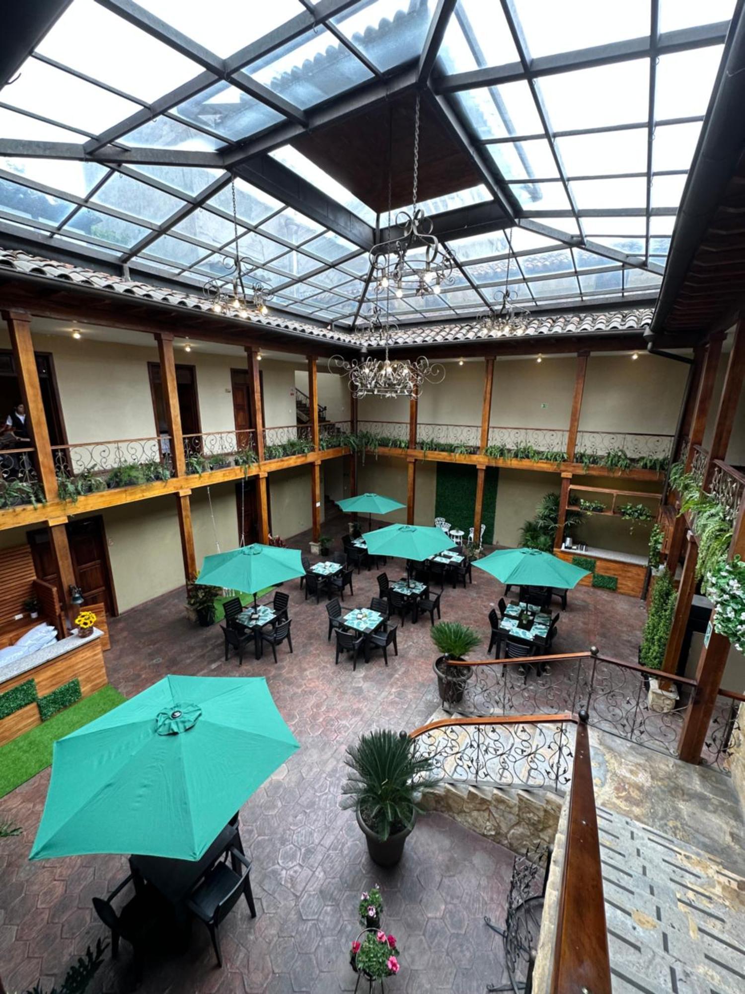 Nass Central Garden Cuenca Extérieur photo